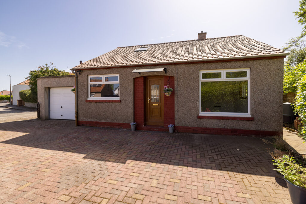 34 Viewfield Road, Juniper Green, EH14 5BE