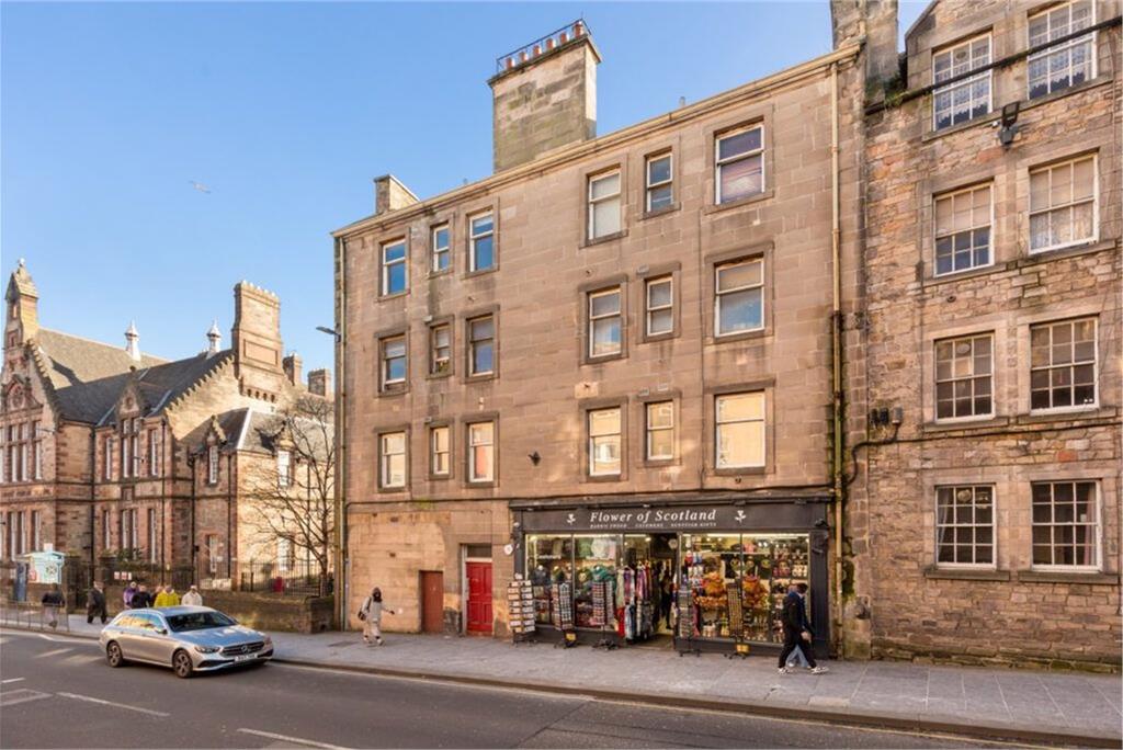 96/11 Canongate, Old Town, EH8 8DD