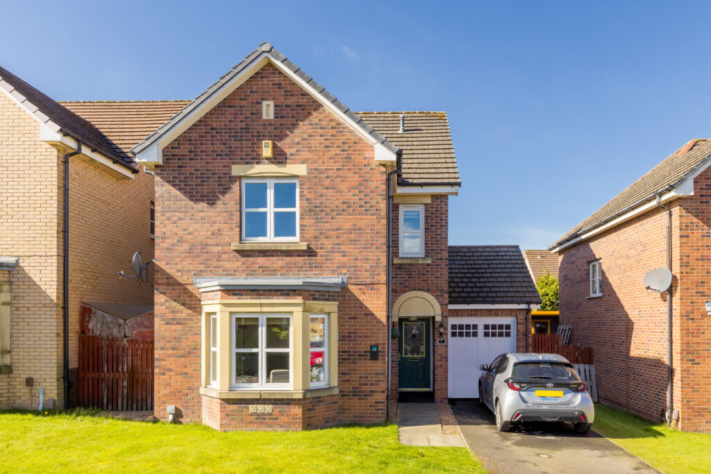 7 West Fairbrae Crescent, Ednburgh, EH11 3SX