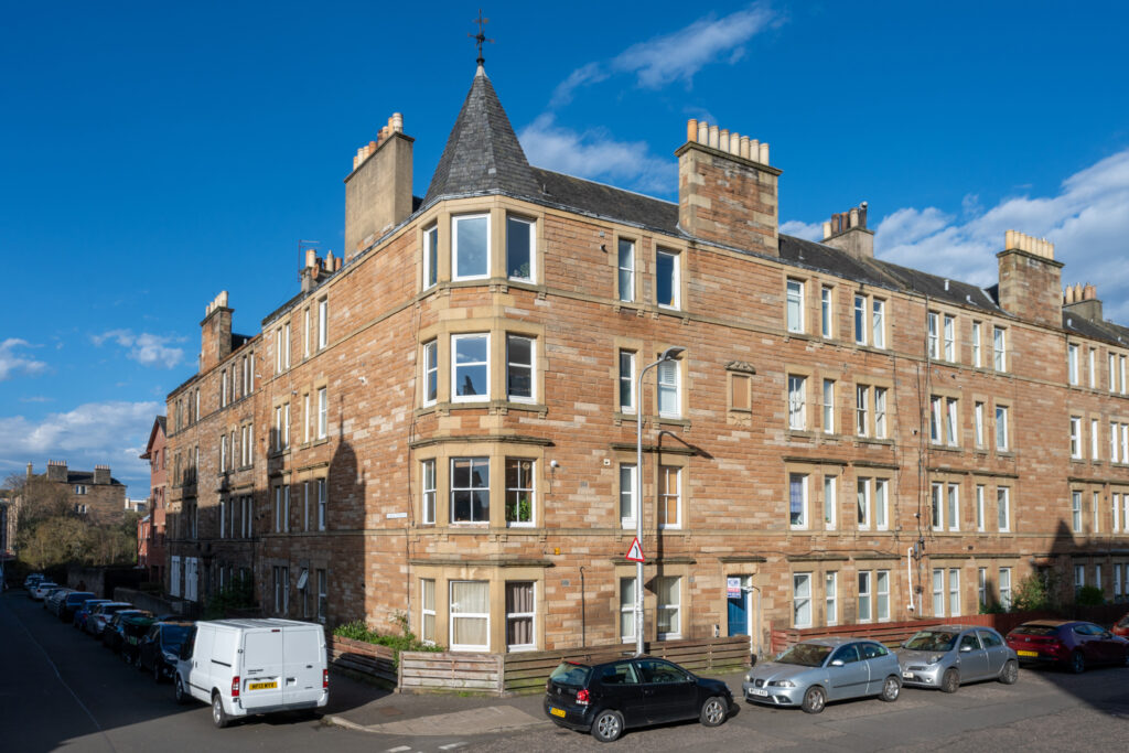 50/12 (2F4) Albion Road, Leith, Edinburgh, EH7 5QU