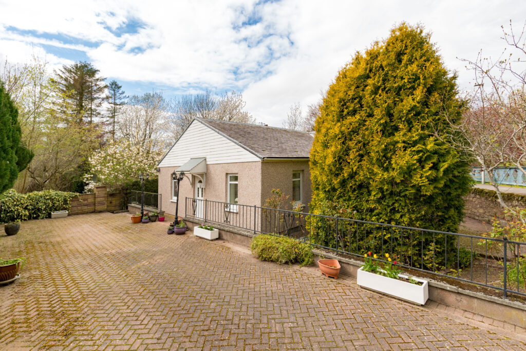 The Crossing House, Georgefield Road, Earlston, TD4 6FE