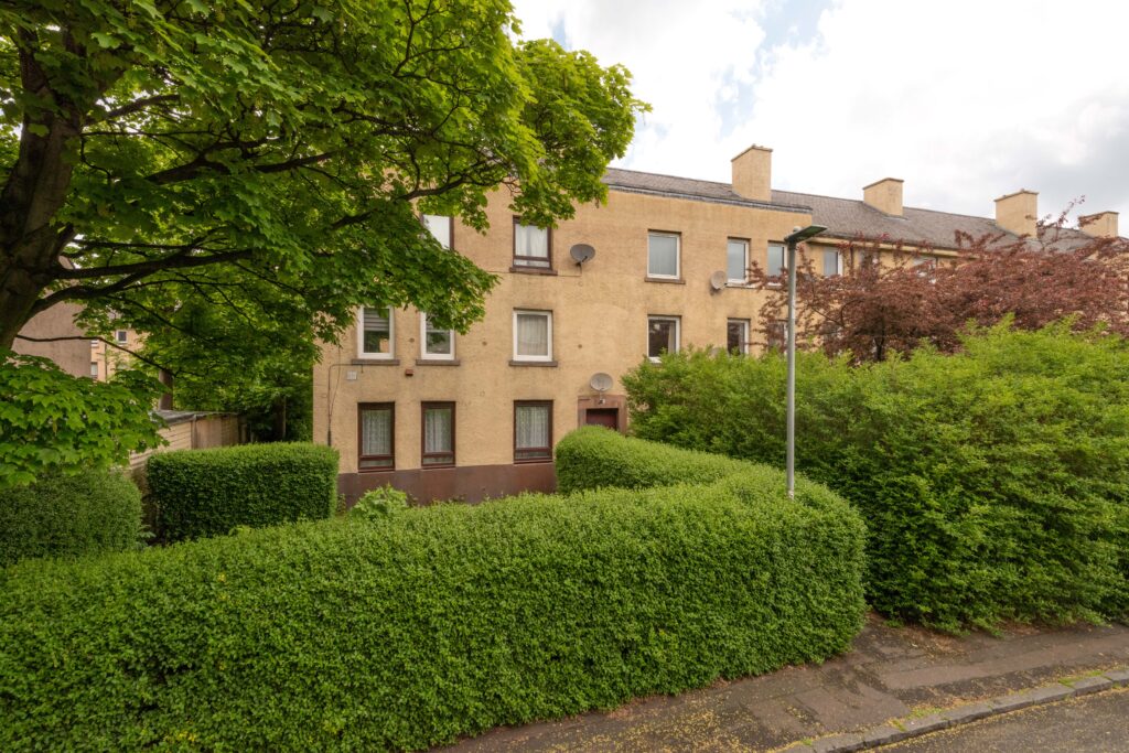 3/4 Loganlea Terrace, Edinburgh, EH7 6NU
