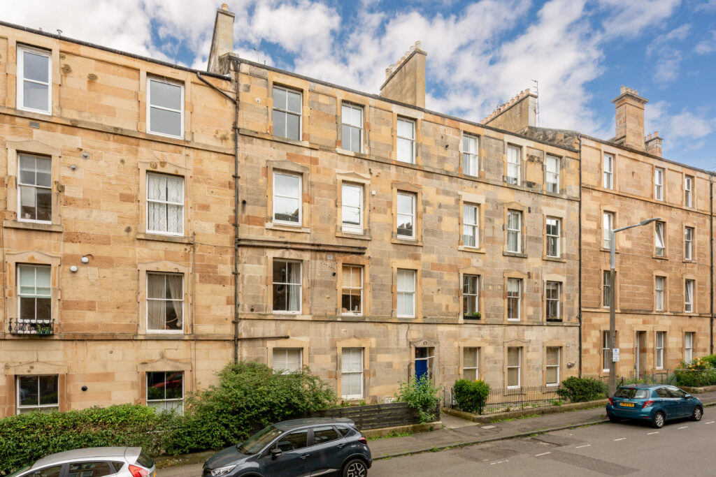 8/13 Livingstone Place, Edinburgh, EH9 1PA