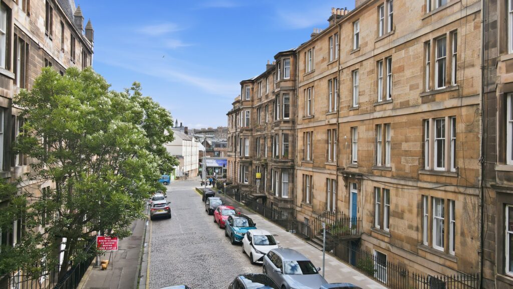 3A/2 Leslie Place, Edinburgh, EH4 1NG