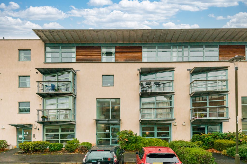 2/8 North Werber Road, Edinburgh, EH4 1TA